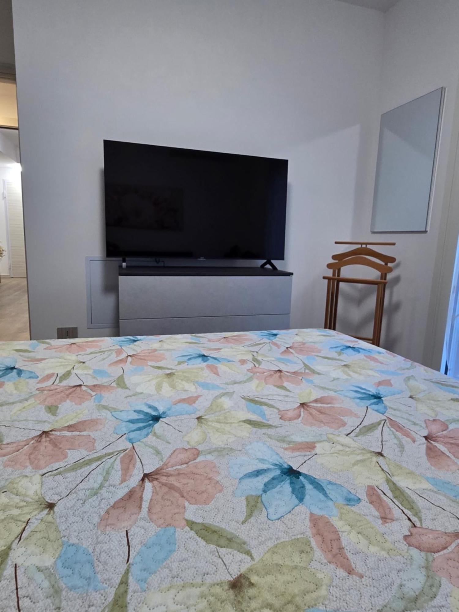 לינה וארוחת בוקר גורגונזולה New Living Milano מראה חיצוני תמונה