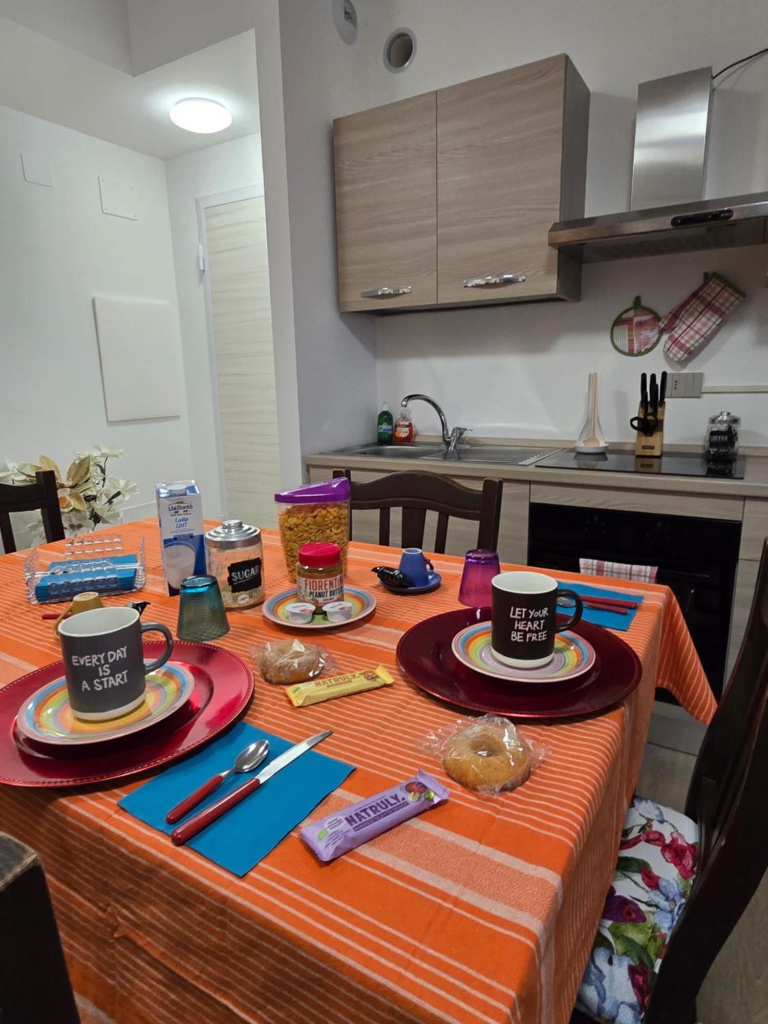 לינה וארוחת בוקר גורגונזולה New Living Milano מראה חיצוני תמונה