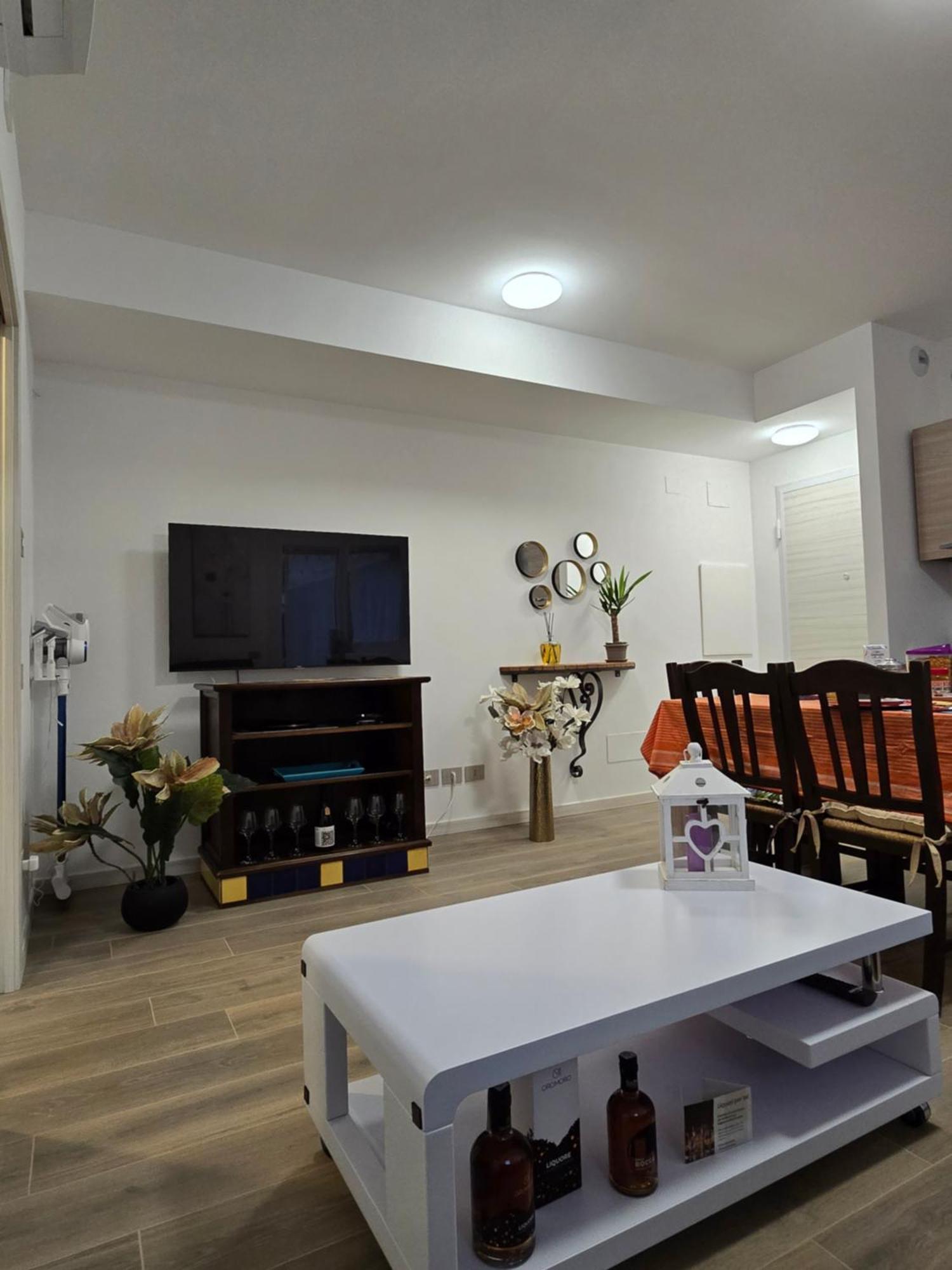 לינה וארוחת בוקר גורגונזולה New Living Milano מראה חיצוני תמונה